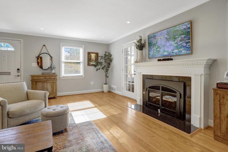 515 Janneys Ln, Alexandria, VA 22302