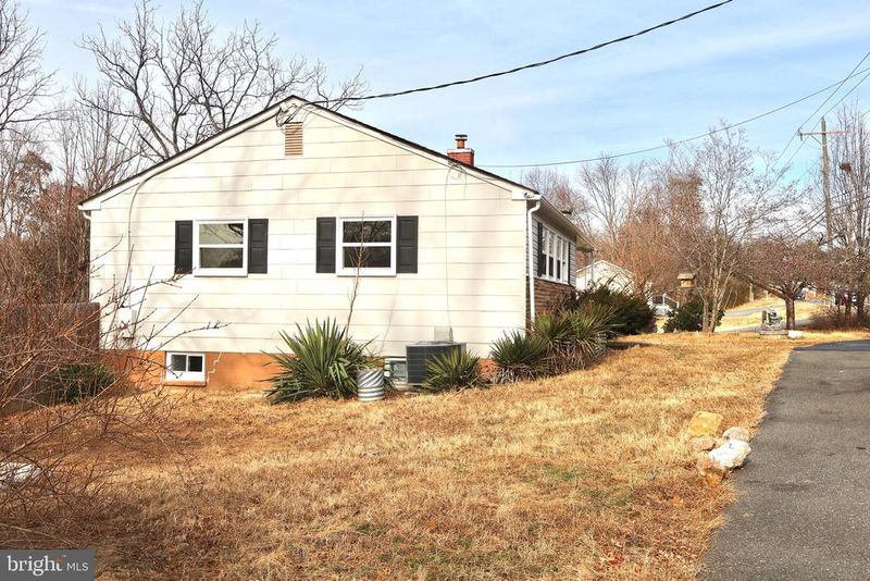 147 Deacon Rd, Fredericksburg, VA 22405