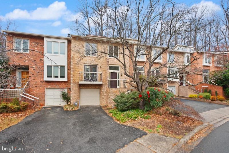 10923 Whiterim Dr, Potomac, MD 20854