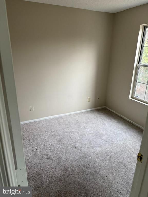 1112 Huntmaster Ter NE #202, Leesburg, VA 20176
