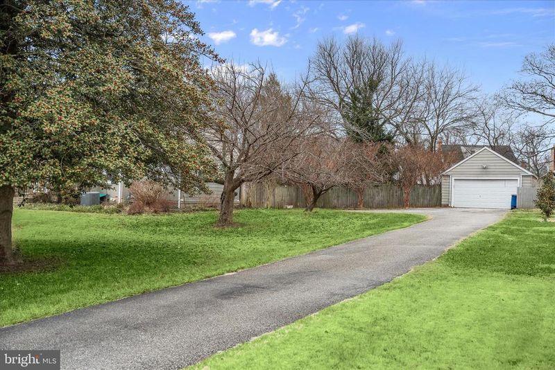 10310 Naglee Rd, Silver Spring, MD 20903