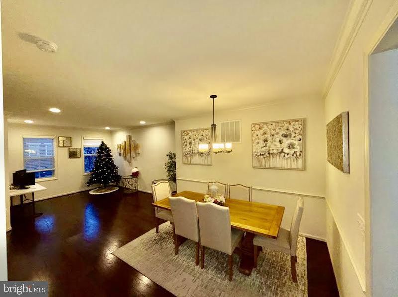 23689 Sailfish Sq, Brambleton, VA 20148