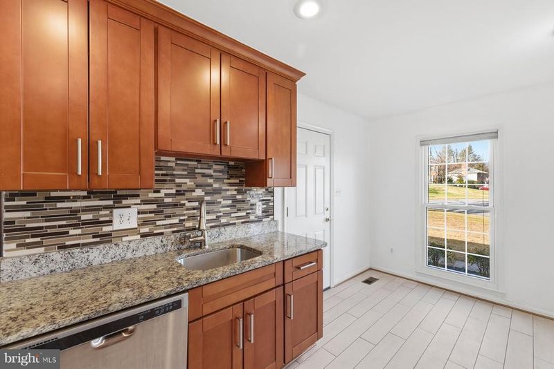 11733 Becket St, Potomac, MD 20854
