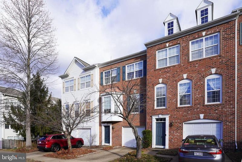 13932 Gothic Dr, Centreville, VA 20121