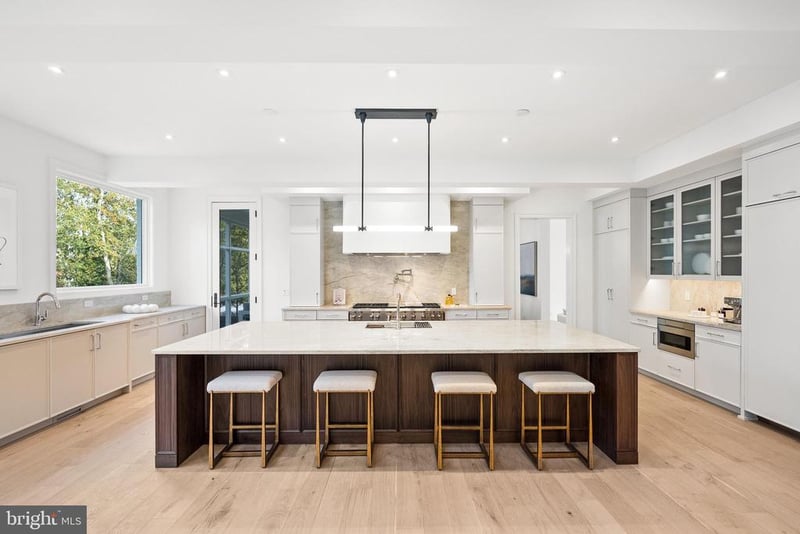 4433 Cathedral Ave NW, Washington, DC 20016