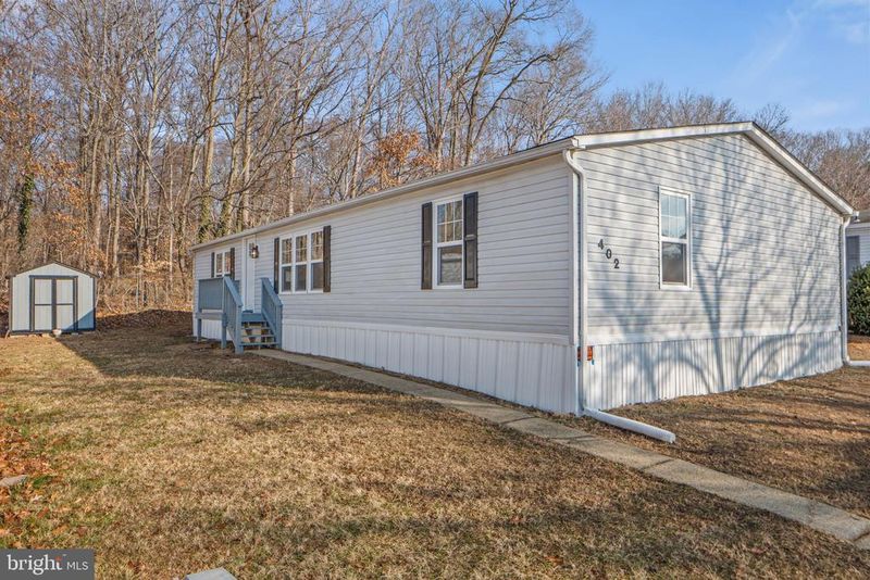 402 Boones Dr, Lothian, MD 20711