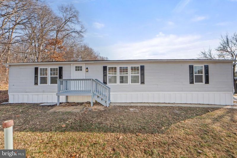 402 Boones Dr, Lothian, MD 20711