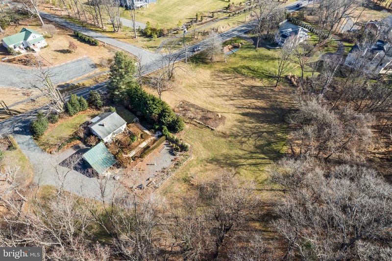 9813 Georgetown PIKE, Great Falls, VA 22066