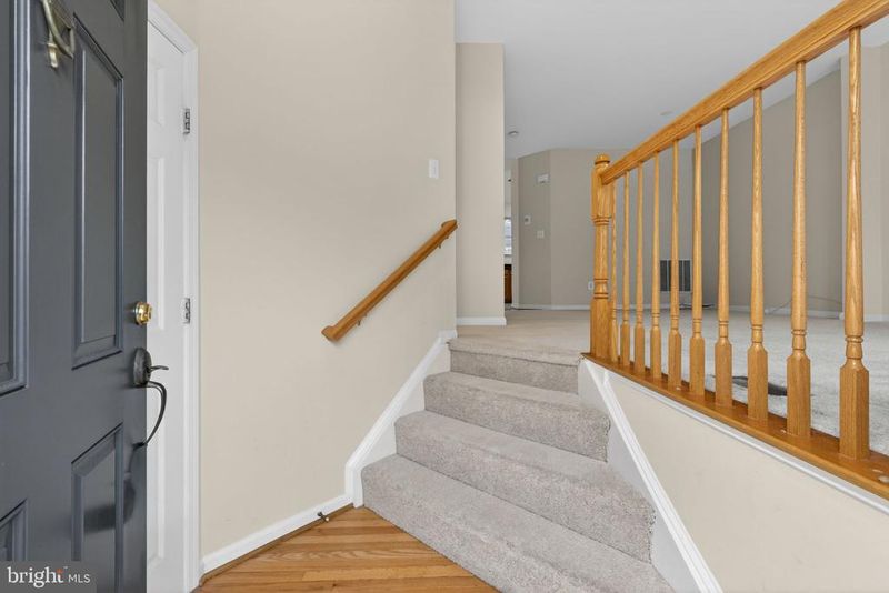 7568 Great Swan Ct, Alexandria, VA 22306