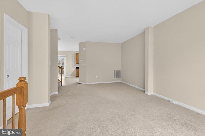 7568 Great Swan Ct, Alexandria, VA 22306
