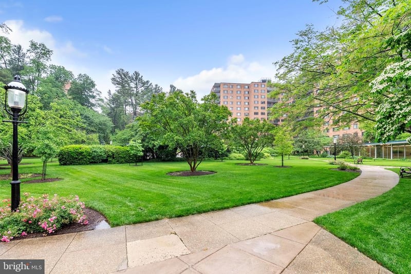 4201 Cathedral Ave NW #918W, Washington, DC 20016