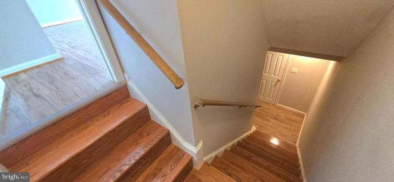 5510 La Cross Ct, Fairfax, VA 22032