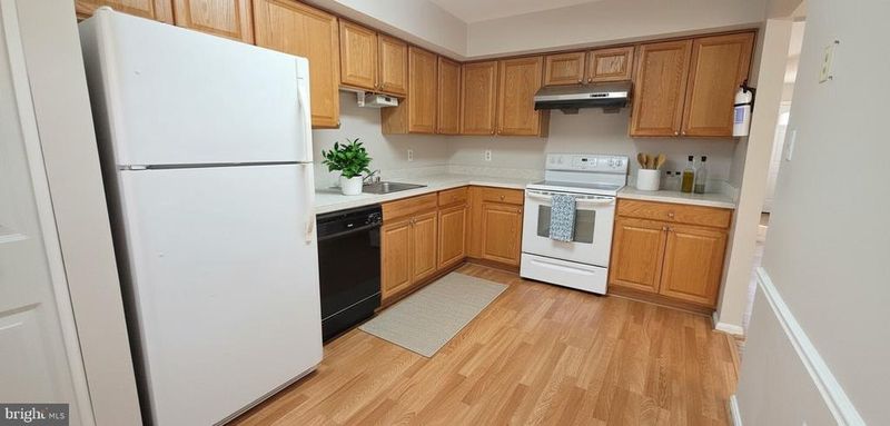 5510 La Cross Ct, Fairfax, VA 22032