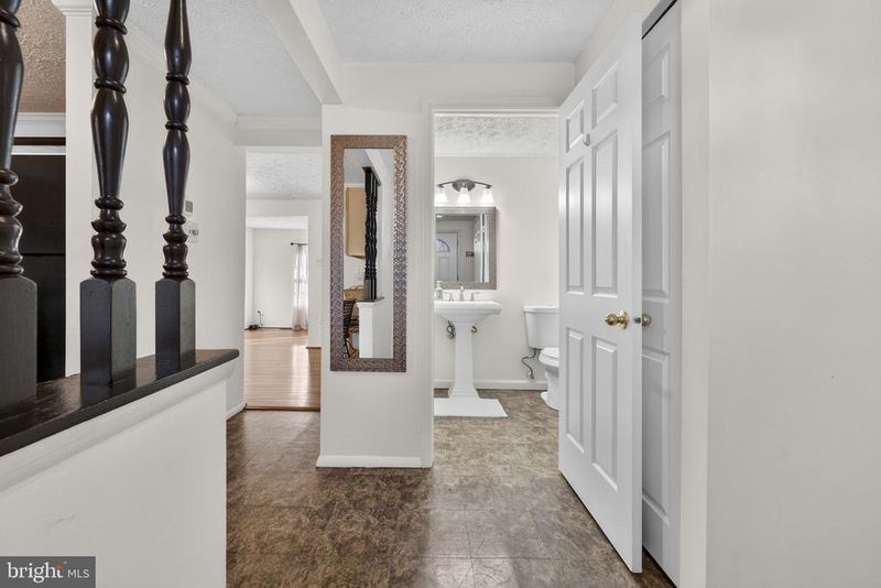 8123 Steeple Chase Ct, Springfield, VA 22153