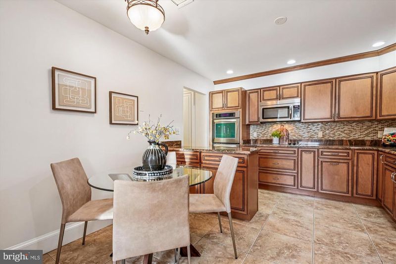 8101 Connecticut Ave #C-601, Chevy Chase, MD 20815