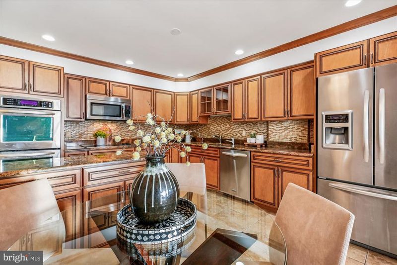 8101 Connecticut Ave #C-601, Chevy Chase, MD 20815