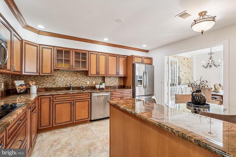 8101 Connecticut Ave #C-601, Chevy Chase, MD 20815