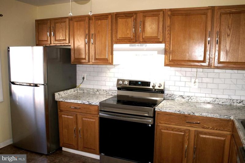9507 Barcellona Ct, Fairfax, VA 22031