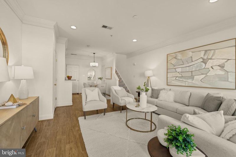 8093 Gatehouse Rd #2, Falls Church, VA 22042