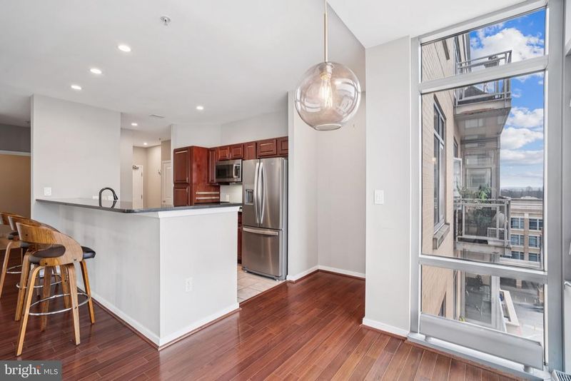 6506 America Blvd #711, Hyattsville, MD 20782