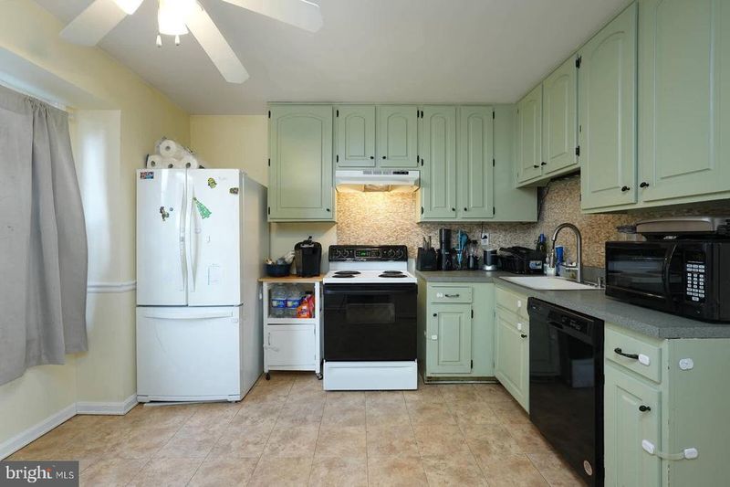 1715 Hart Ct, Crofton, MD 21114