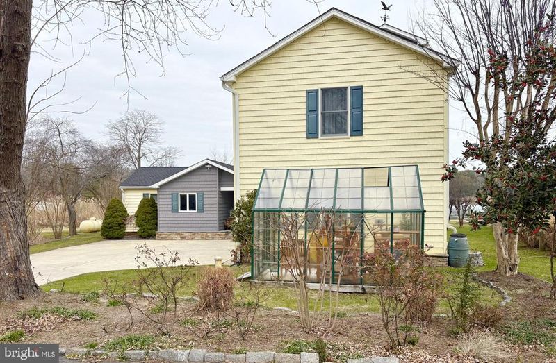 5931 Flood Ave, Deale, MD 20751