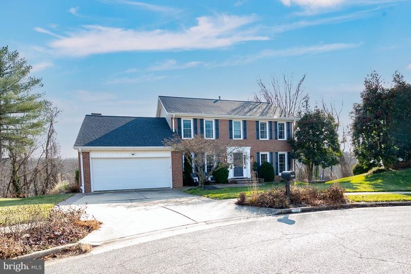 6027 Redwood Ln, Alexandria, VA 22310