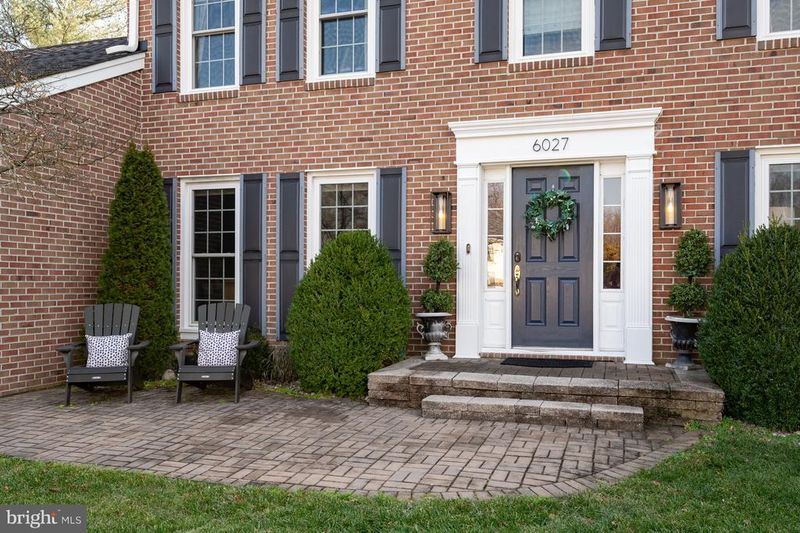 6027 Redwood Ln, Alexandria, VA 22310