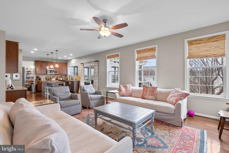 35507 Saint James Dr, Round Hill, VA 20141
