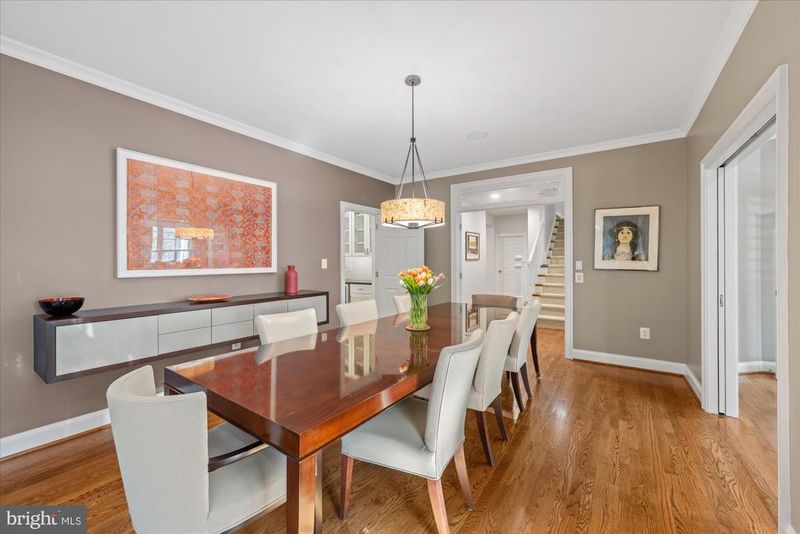 5608 Warwick Pl, Chevy Chase, MD 20815