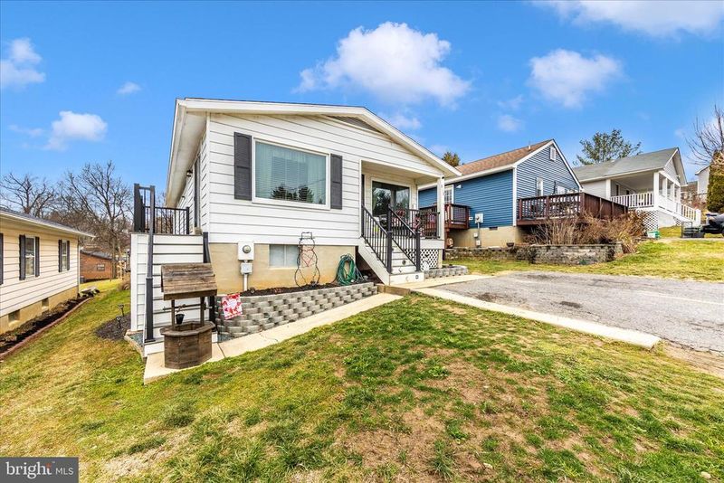 816 E E St, Brunswick, MD 21716