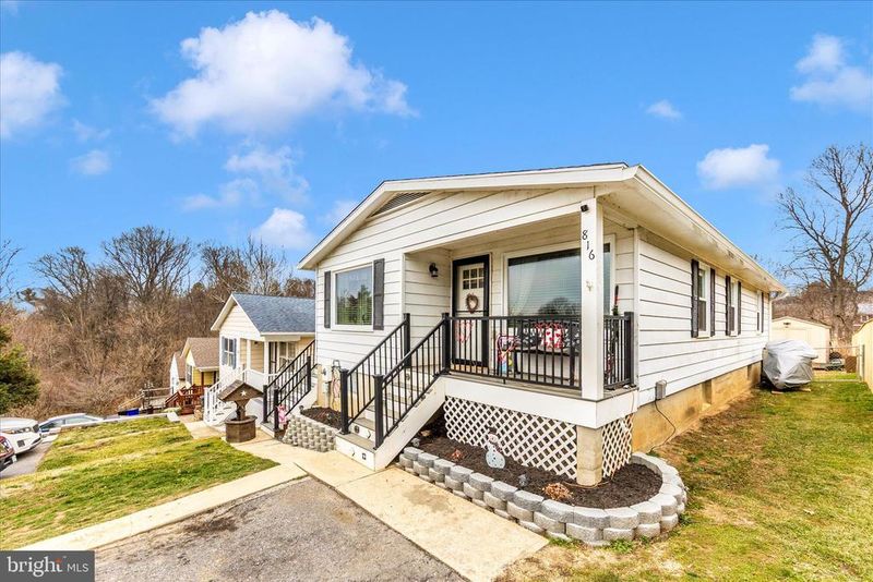 816 E E St, Brunswick, MD 21716