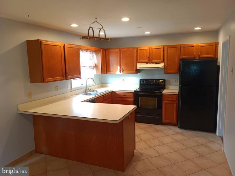 17 Wood St, Woodsboro, MD 21798