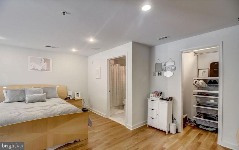 1201 E West Hw #001, Silver Spring, MD 20910