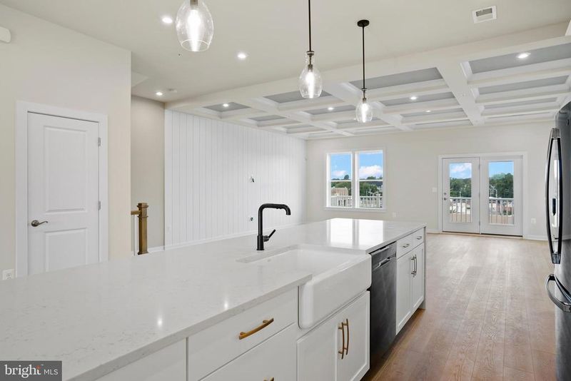 6685 Belcrest Rd, Hyattsville, MD 20782