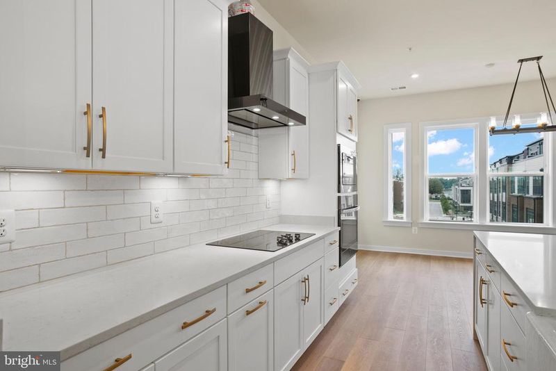 6685 Belcrest Rd, Hyattsville, MD 20782