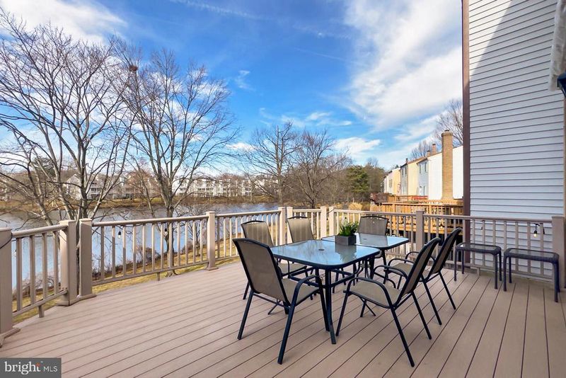 2938 Bridgehampton Ct, Falls Church, VA 22042