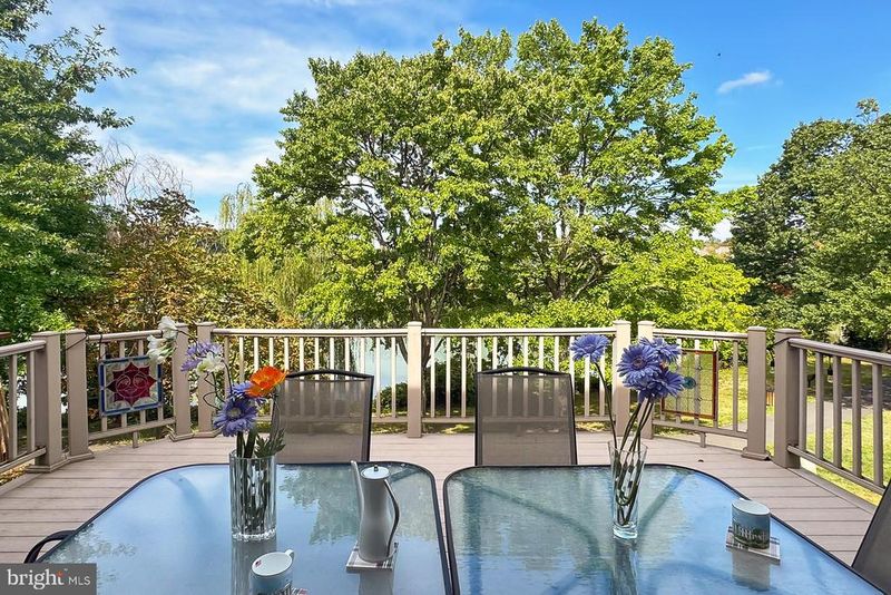 2938 Bridgehampton Ct, Falls Church, VA 22042