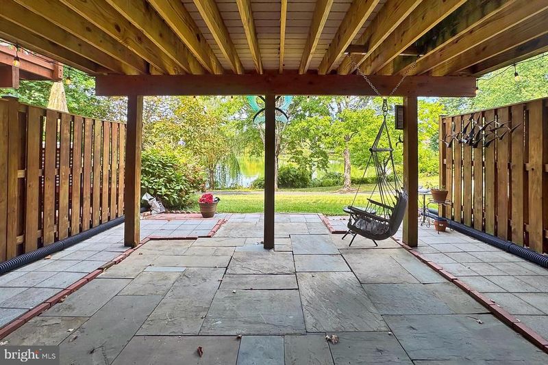2938 Bridgehampton Ct, Falls Church, VA 22042