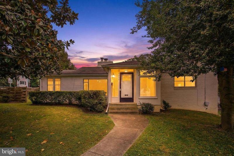 5205 Saratoga Ave, Chevy Chase, MD 20815
