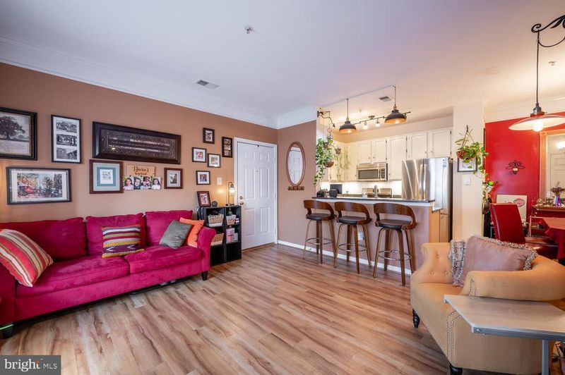 6543 Grange Ln #202, Alexandria, VA 22315