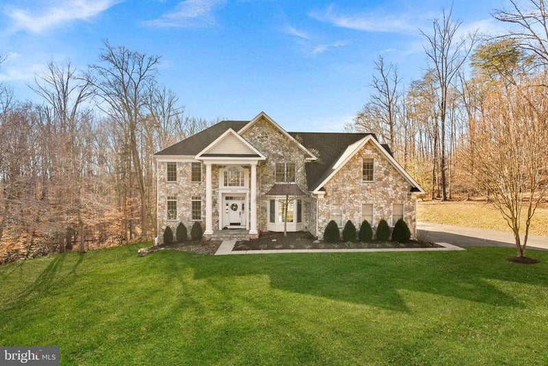 8138 Rondelay Ln, Fairfax Station, VA 22039
