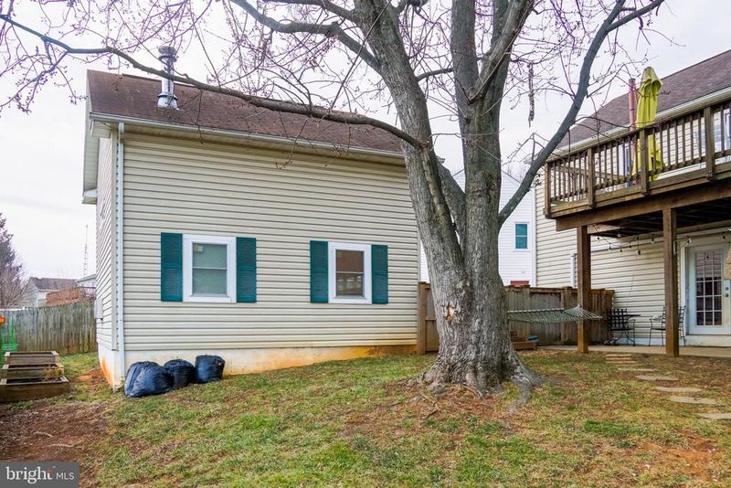 172 Poinsett Ln, Frederick, MD 21702