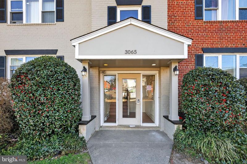 3065 Patrick Henry Dr #102, Falls Church, VA 22044