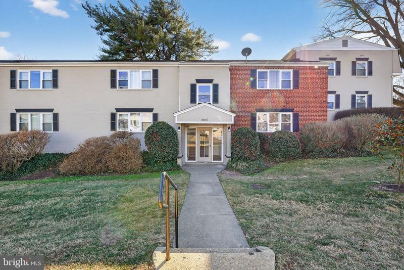 3065 Patrick Henry Dr #102, Falls Church, VA 22044