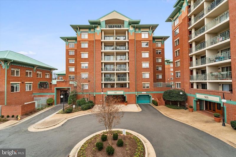 545 Braddock Rd E #602, Alexandria, VA 22314