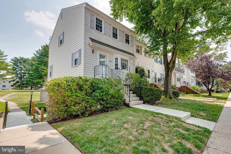 1663 Hart Ct, Crofton, MD 21114