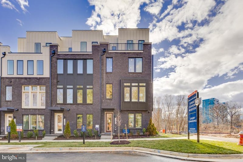 11595 Patriotic Ln, Reston, VA 20190