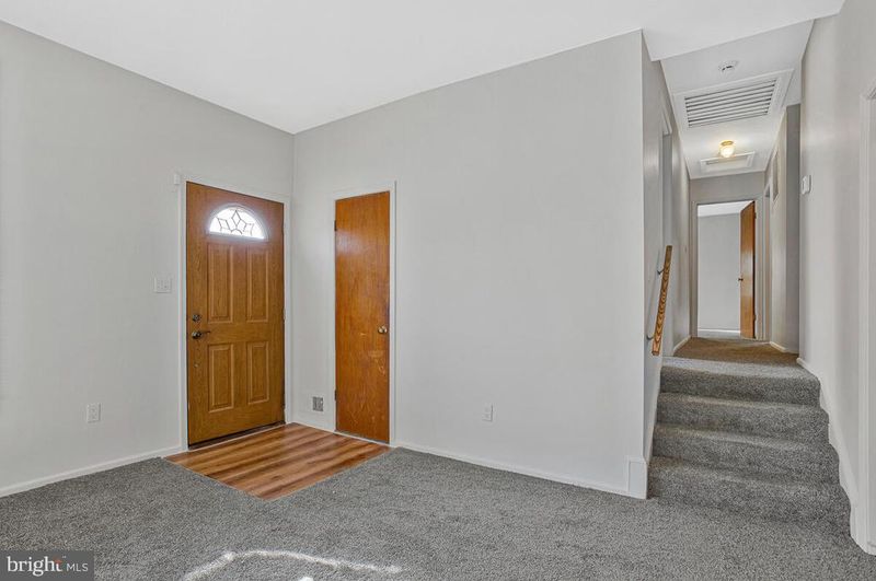 8345 Verona Dr, Hyattsville, MD 20784