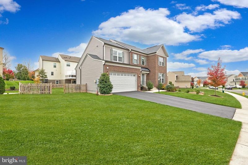 9587 Kimbleton Hall Loop, Manassas Park, VA 20111